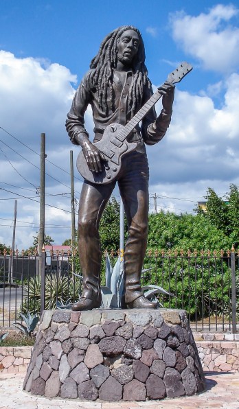 Bob_Marley_-_Statue_-_Kingston_-_Jamaica